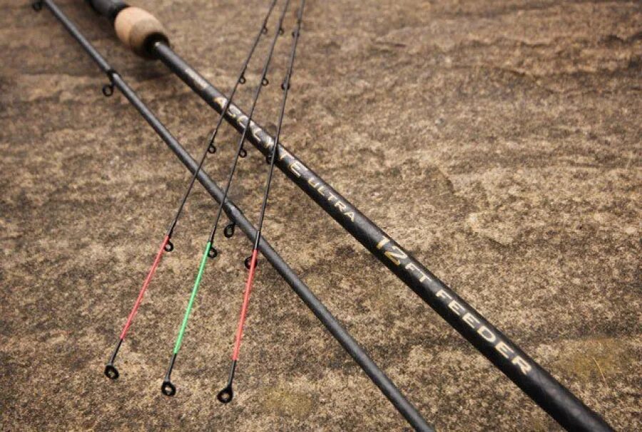 Фидерная удочка с катушкой. 30 блэк холл. Телескопическое удилище для донки. Удочки фидерные для рыбалки. Лучшие фидерные удилища.