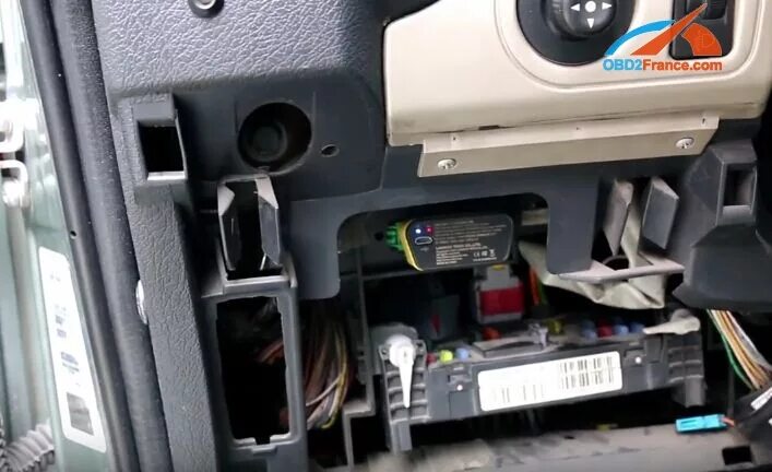 диагностический разъем пежо партнер 2008. диагностический разъем peugeot partner 2011. разъём обд 2 пежо партнер. разъем обд пежо партнер. диагностический разъём peugeot partner.