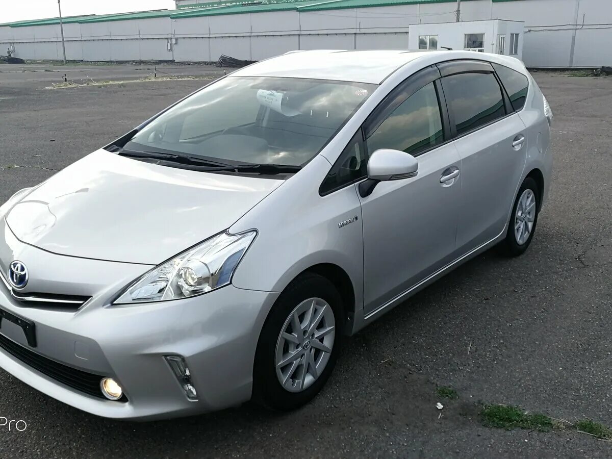 Toyota Prius a (Alpha) 1.8. Параметры Тойота Приус Альфа. Prius Alpha картинки.