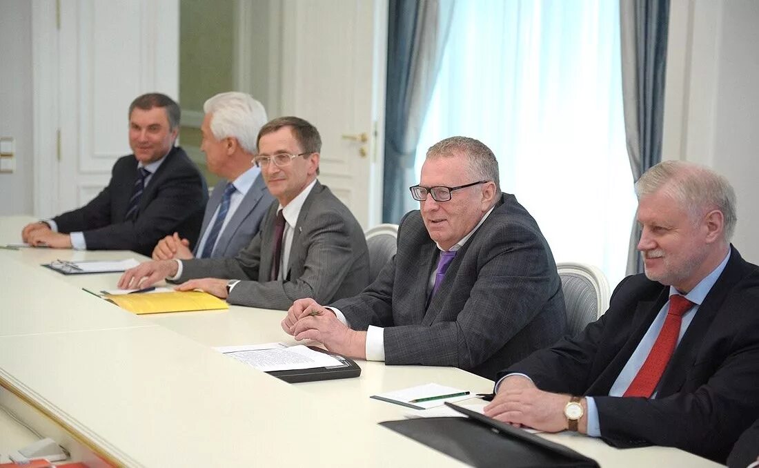 руководители парламентских фракций