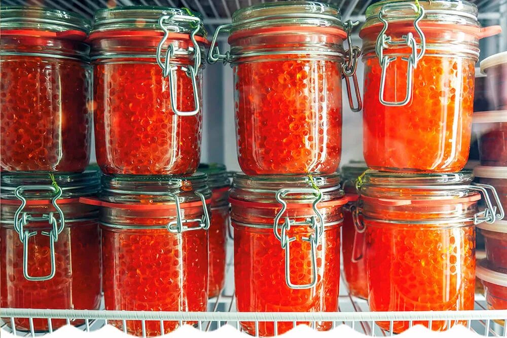 Как хранить соленую красную икру