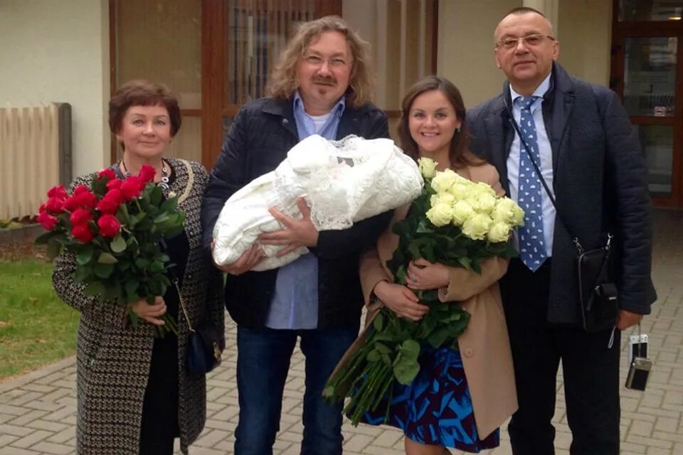 С кем живет николаев. Николаев и Проскурякова с дочкой. Дети Игоря Николаева и Юлии проскуряковой.