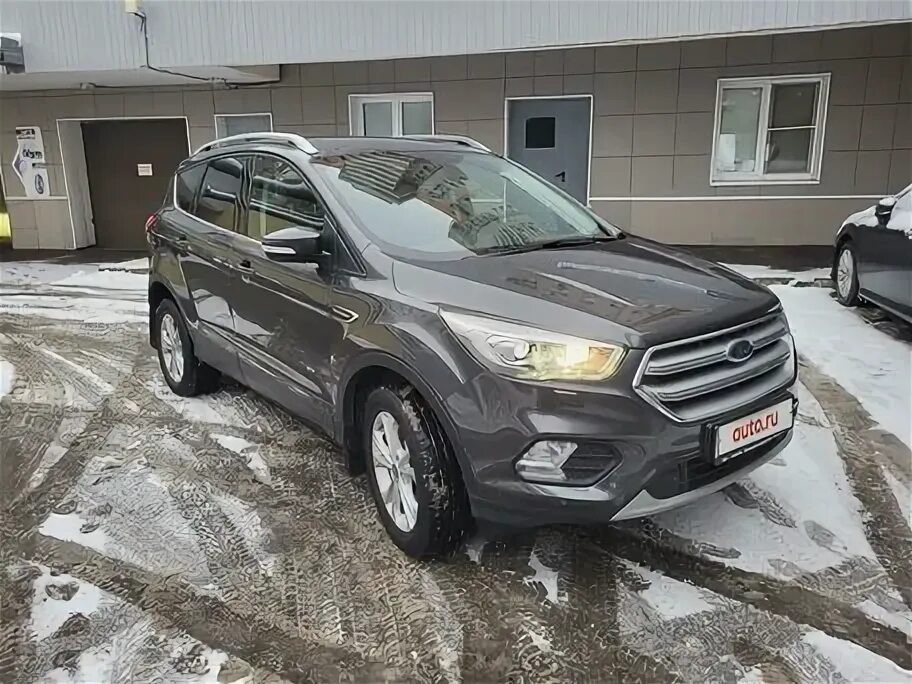 Обслуживание форд куга. Обслуживание форд куга. Форд куга 2 в сервисе. Замена задних колодок рав 4 4 поколения. Форд обслуживание.