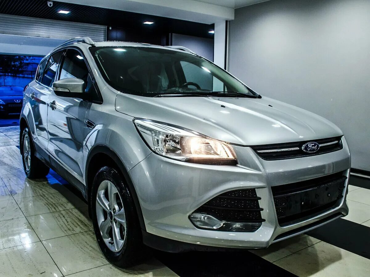 Форд Куга новая серебристая. Форд Куга 2 серебристый. 5295821 Ford Kuga. Форд Куга 2 серебристая лето.