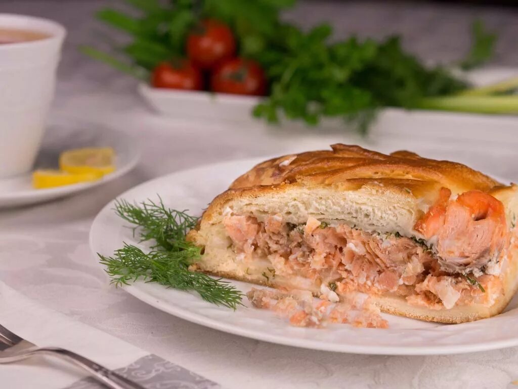 Рыбный пирог в духовке из горбуши. Пирог штолле рыбный. пирог с семгой штолле. пироги штолле с рыбой. пирог с лососем штолле.