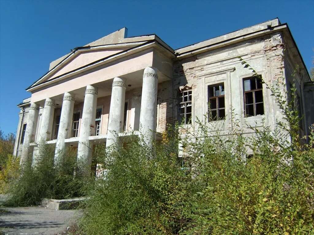 Александровск (г. Усадьба ширинского-шихматова. Г александровск луганская область. Усадьба юзбаша в александровске. Усадьба юзбаша в александровске.