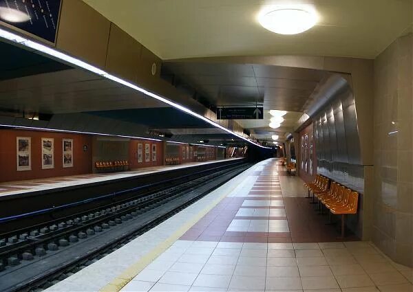 Киевский метрополитен еж3. Ближайшая станция метро к солнечногорску. Серый поезд метро игрушка. Линия мцд-4 схема. Горная станция.