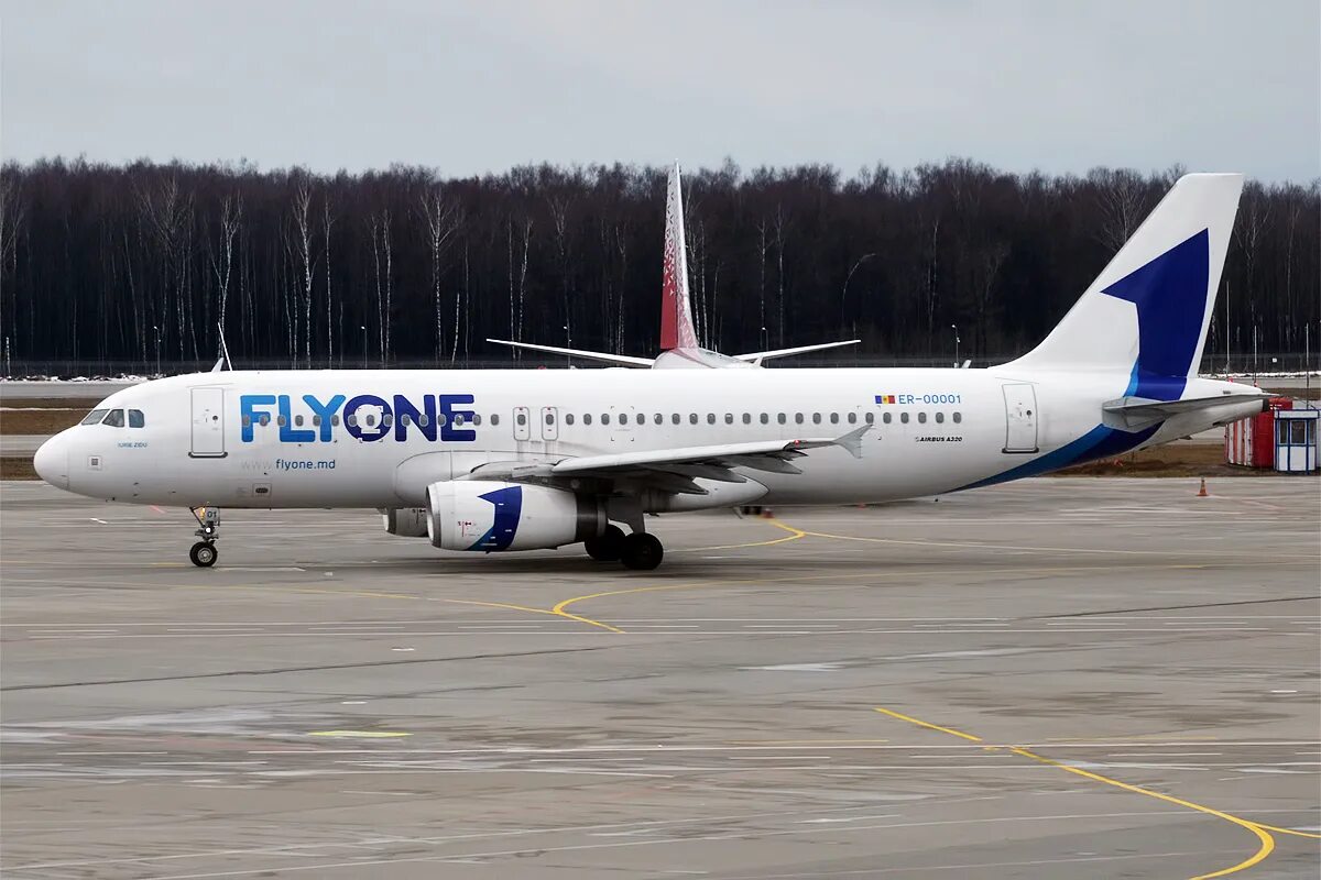 Флайоне. Авиакомпании flyone Armenia. Fly one (flyone Armenia) Airbus a319. Fly one Armenia самолеты. А-320 flyone Armenia.