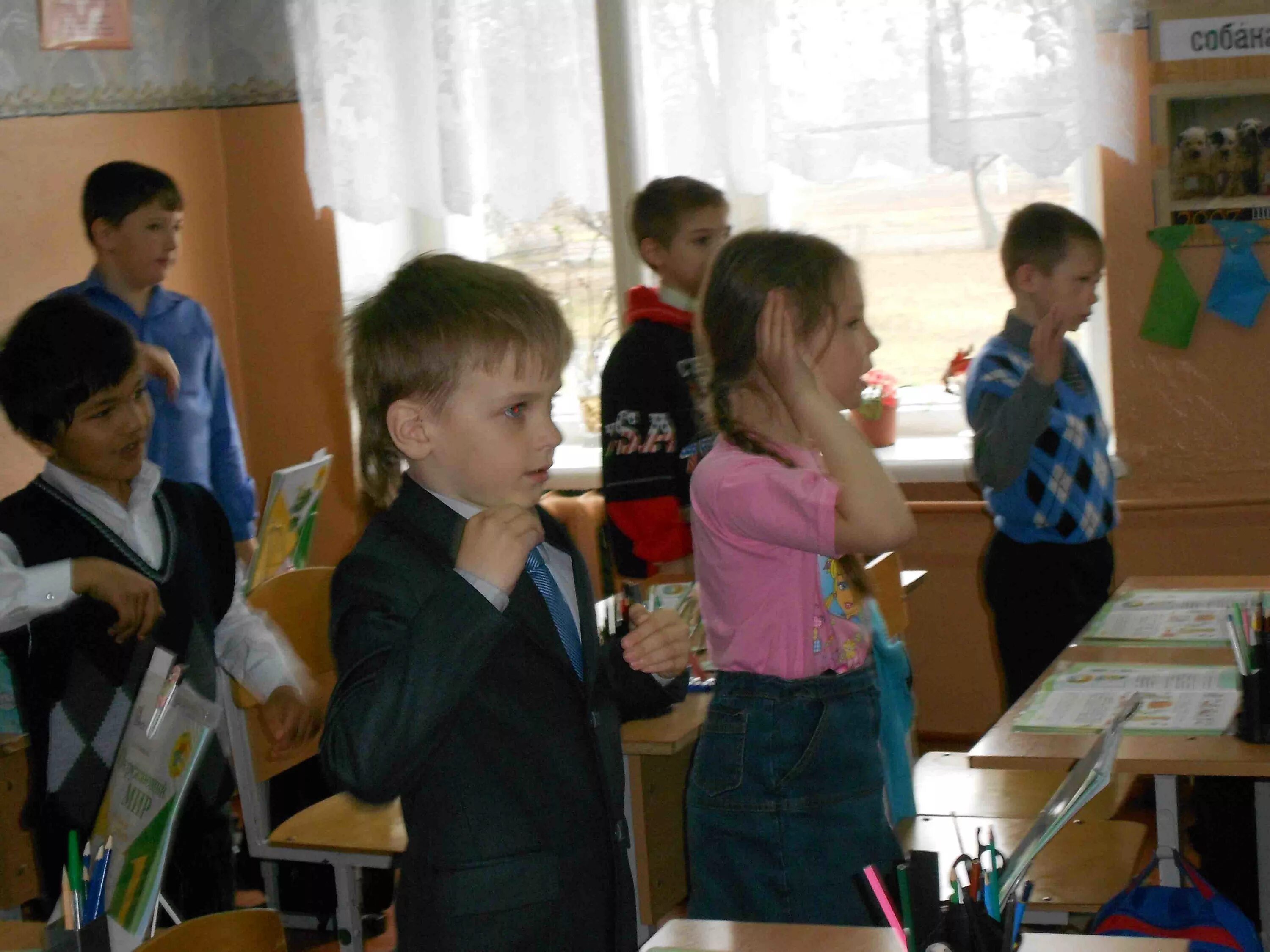 Школа имени льва николаевича толстого поселок лев толстой. Школа льва николаевича толстого в ясной поляне. Ясная поляна школа толстого. Школа 42 лев толстой. 5школа посёлок лев толстой.