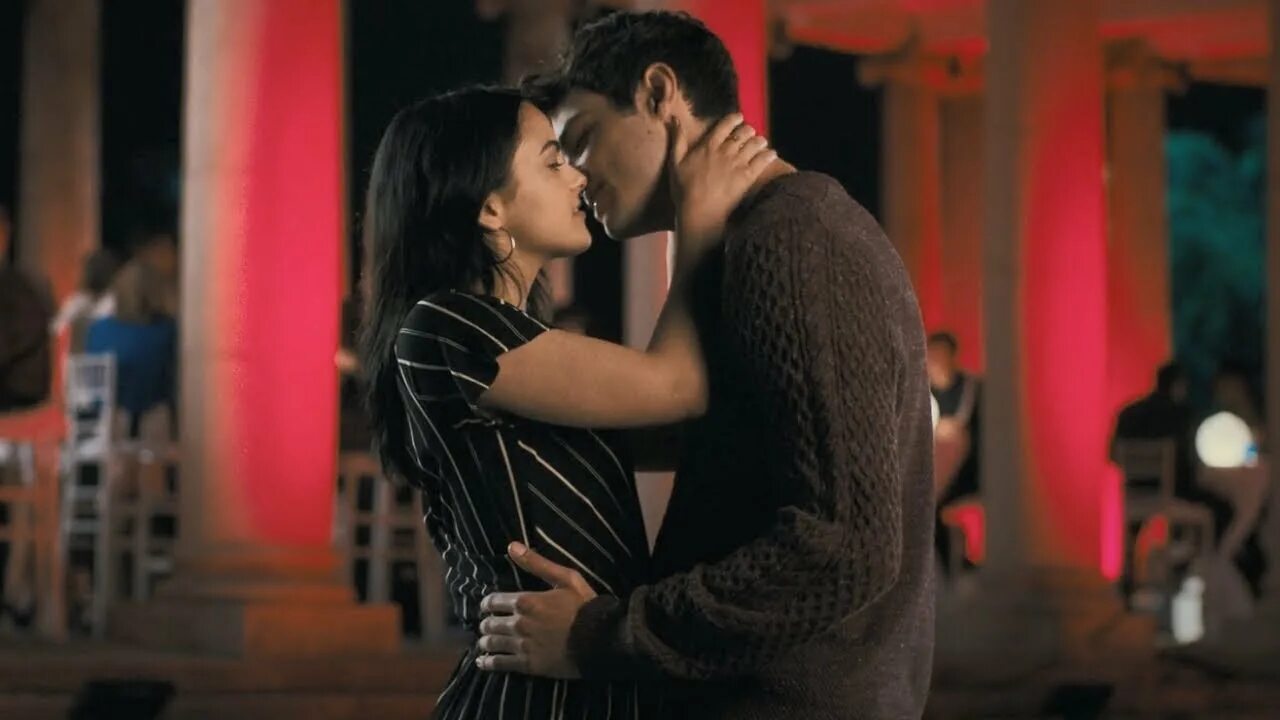 The perfect girl the motion. The perfect Date фильм 2019. Идеальное свидание фильм 2019. Идеальный бойфренд фильм Нетфликс. Идеальное свидание (Кристофер Нельсон, 2019).