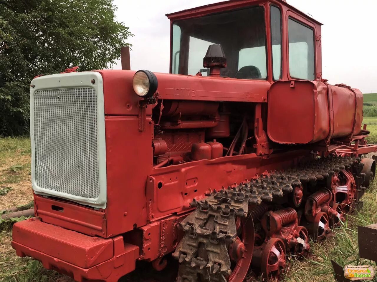 Трак дт 75. Трактор дт75. Дизельный трактор дт 75. Дт 75 трактор новый. Дт-75 трактор гусеничный.
