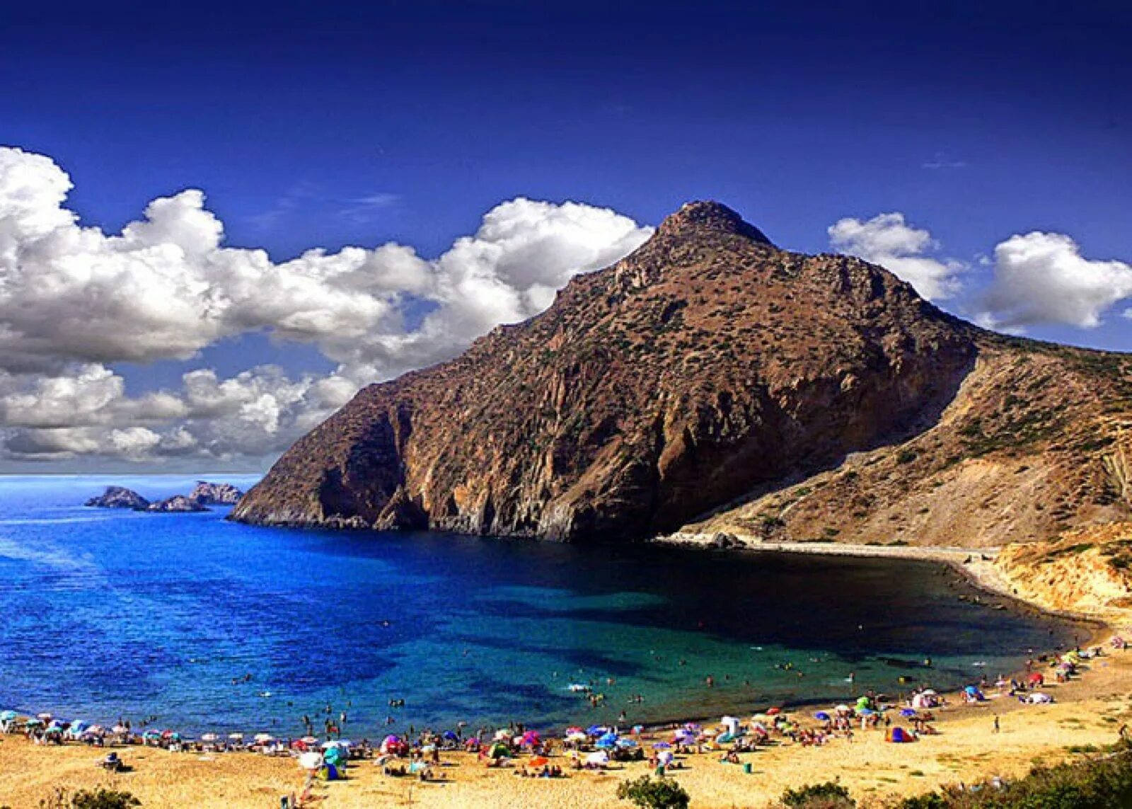 Человек который совершает поездку на транспорте. Оран город в алжире. Oran алжир. Боинг 737 широкофюзеляжный. Шасси боинг 767.