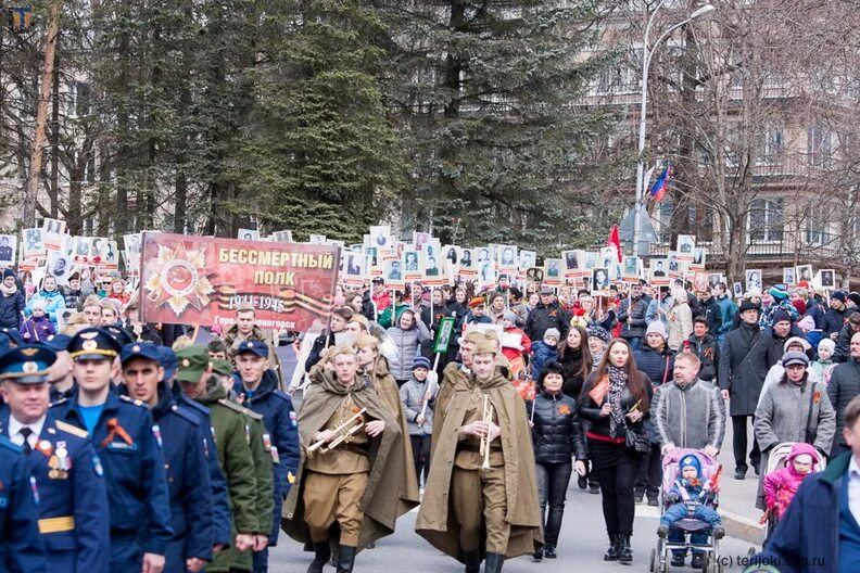 Зеленогорский городской сайт. 9 Мая в Зеленогорске СПБ. День Победы Зеленогорск СПБ. День Победы Зеленогорск СПБ 9 мая. Шествие в Зеленогорске СПБ.