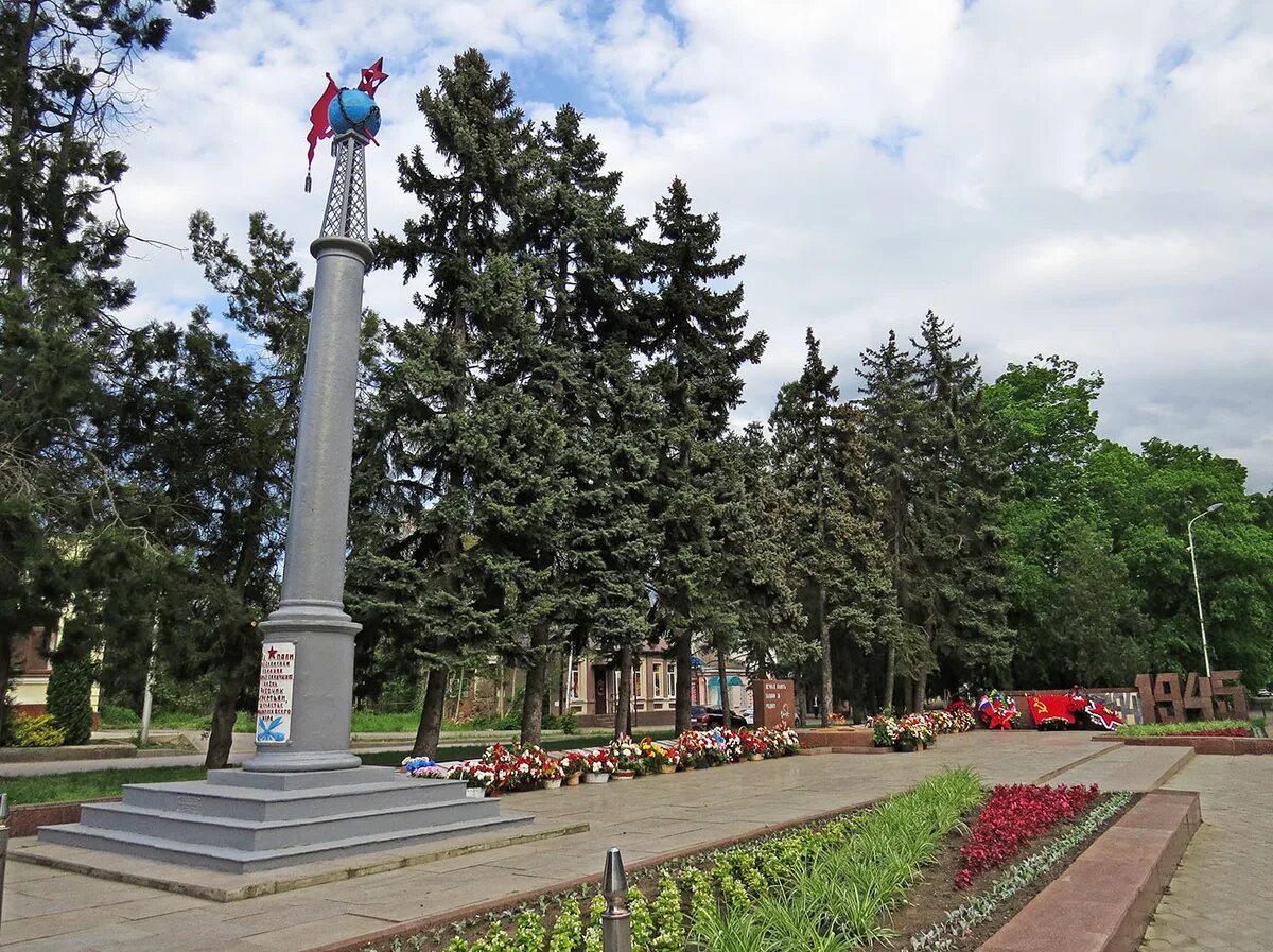 Георгиевск петербург. Георгиевск Ставропольский край. Георгиевск. Георгиевск площадь. Георгиевск красивые фото.