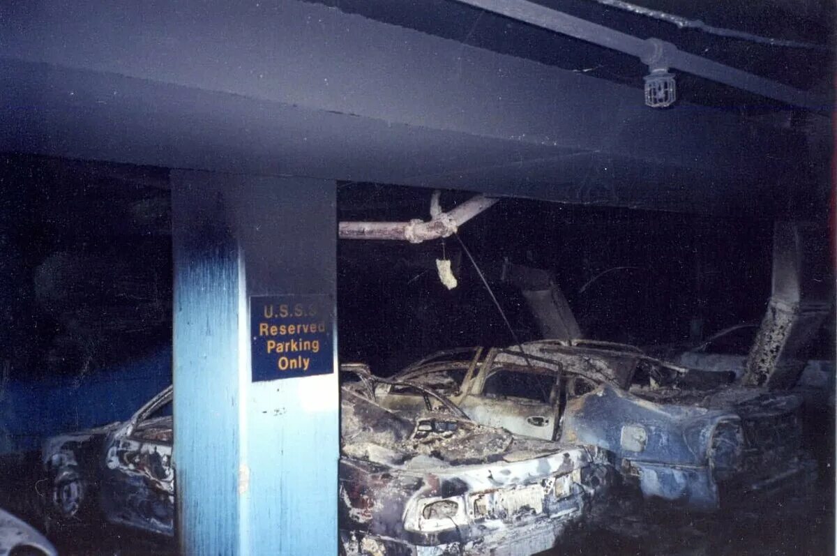 Трагедия в 2001 году в Америке. Фото с места трагедии 11 сентября 2001.