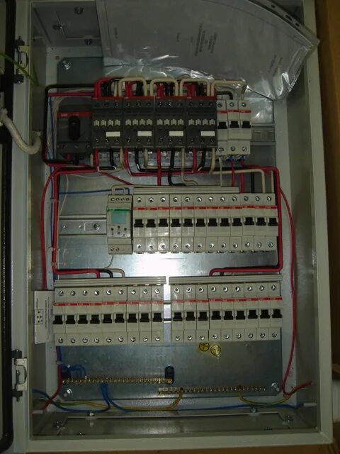 Щит наружного освещения ЩНО ip65. Сборка щита освещения. Монтаж щитов освещения. Выключатель освещения в щиток. Стоимость щитка