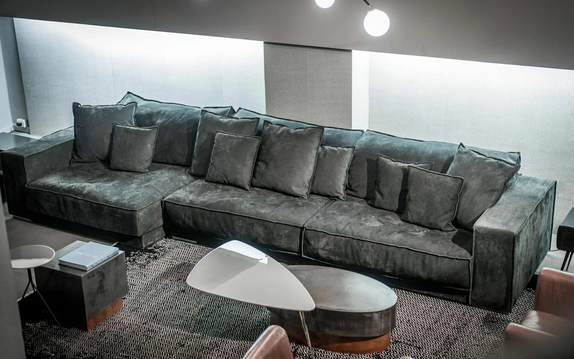 Диван baxter alfred soft. Пьетро руссо дизайнер. Диван baxter budapest. Логотипы брендов мебели. Baxter milano armchair.