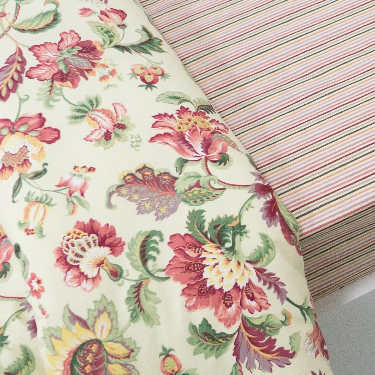 ткань сатин трехгорный мануфактура. чесуча трехгорная мануфактура. фирменный магазин трехгорной мануфактуры. трёхгорная мануфактура ткани. постельное белье перкаль трехгорная мануфактура.