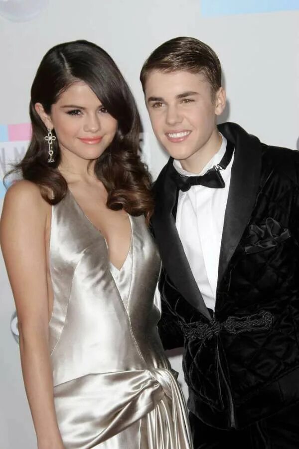 Муж селены. Selena Gomez муж. Justin Bieber and selena Gomez 2013.