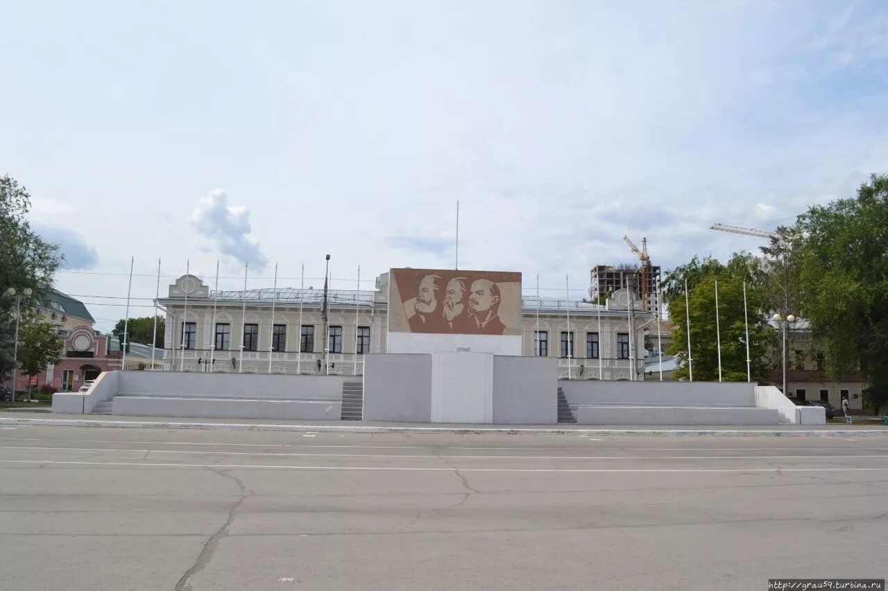 Ул верхняя энгельс. Площадь Ленина Энгельс. Г. Энгельс площадь. Площадь Энгельс центр. Площадь Ленина 30 Энгельс.