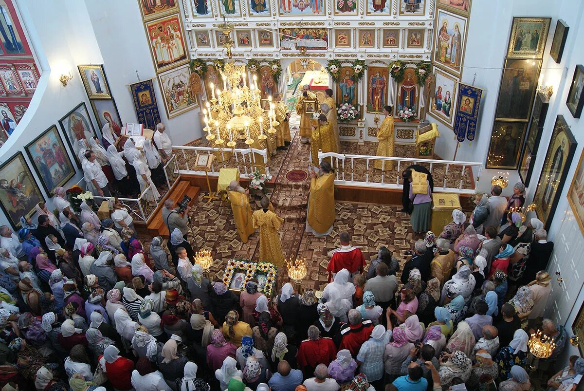 Станица новоивановская краснодарский край новопокровский. Храм в станице Новоивановской Краснодарского края. Свято Покровский храм Новоивановская. Свято-Покровский храм станицы Новоивановской. Храм в ст Новоивановской Новопокровского района.