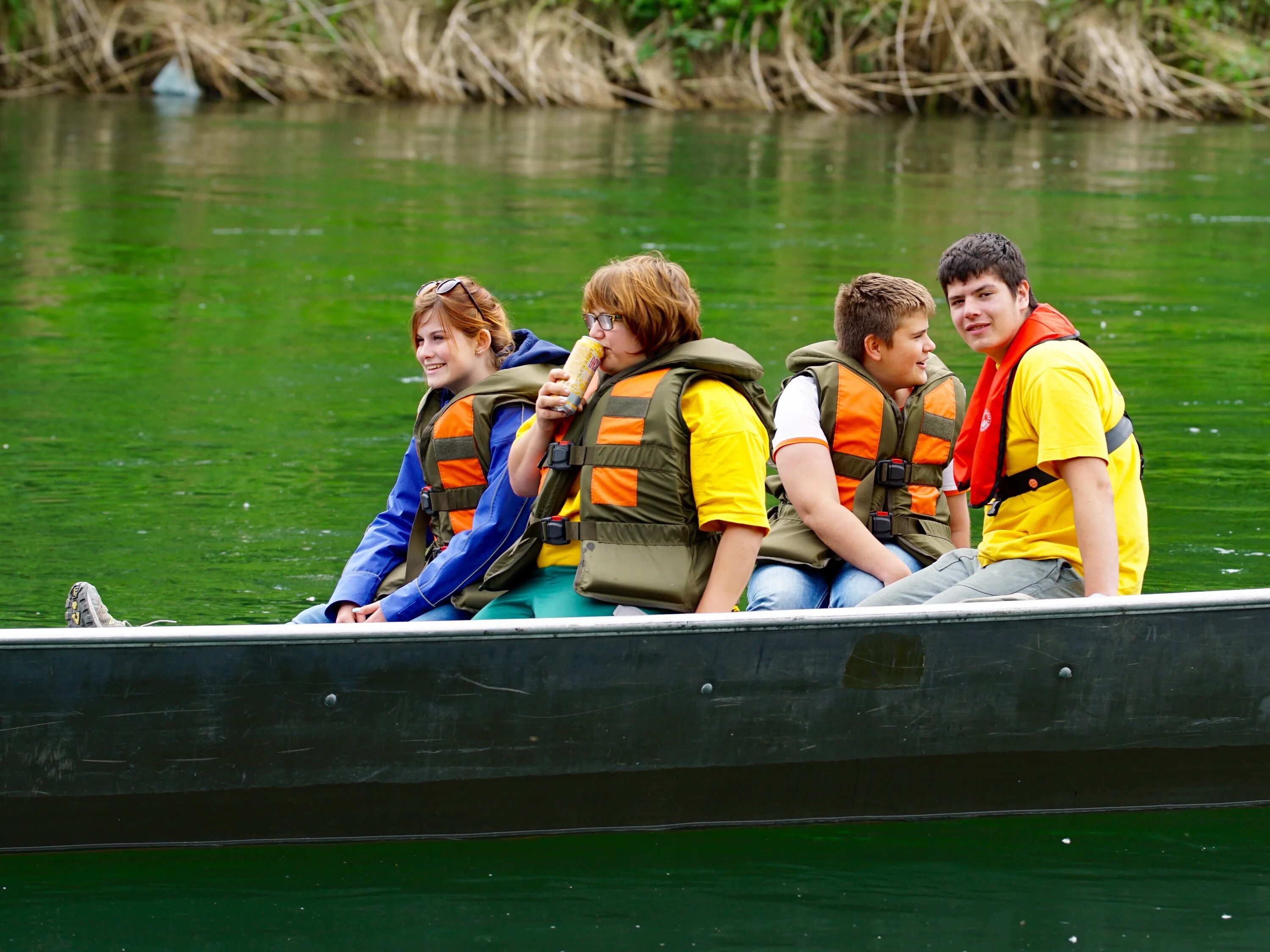 Прогулка на лодке устное собеседование. Прогулка на лодке. Девушка на каяке. Художник henry john yeend king. Фотосессия на катере.
