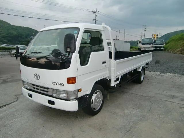 Toyota Dyna 1999. Тойота Дюна бортовой 2002г. Toyota Dyna 100 '1995–99. Тойота Дюна грузовик 1999.