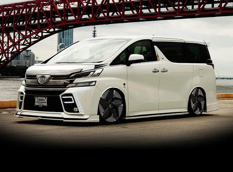 Чем отличается альфард от тойота веллфайр. Toyota Vellfire 2021. Toyota Vellfire 2. Vellfire Toyota 2.4. Toyota Alphard Vellfire.