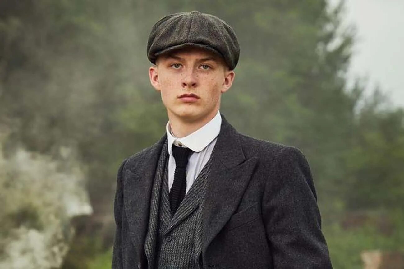 Ые козырьки. Toms shlebi. Острые козырьки томми шелби. Cillian murphy peaky blinders. Ые козырьки.