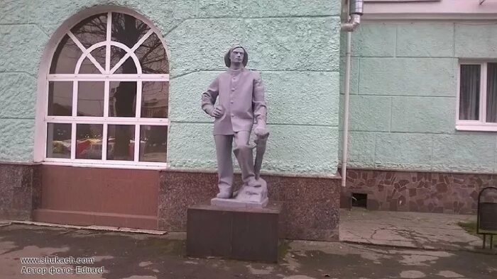 Шахтер новомосковск. Памятник шахтерам новомосковск. донской тульская область памятник шахтеру. новомосковск улица шахтеров памятник. памятник шахтерам мосбасса новомосковск.