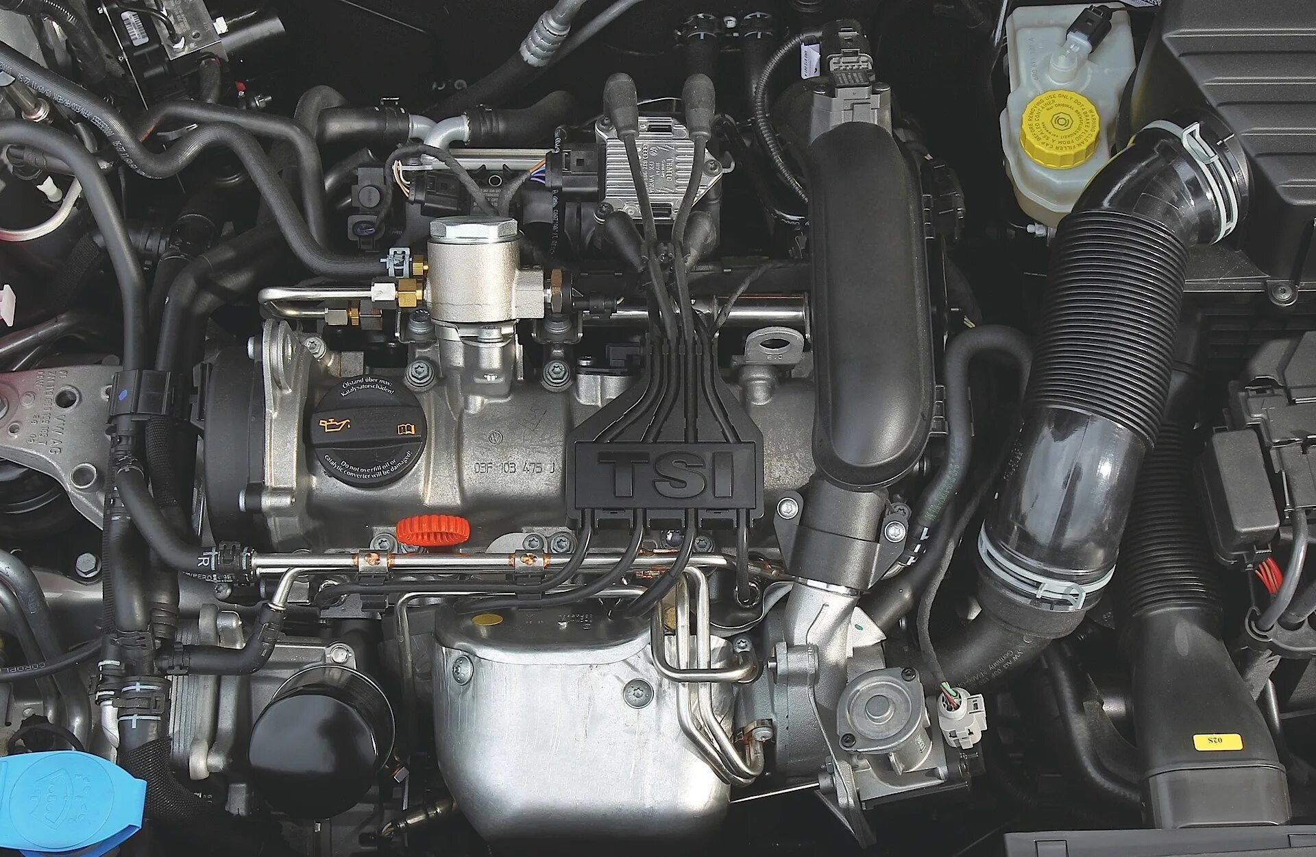 Моторы tsi. Мотор 1.2 tsi 105 л.с. vw 1.2 tsi двигатель. cbzb tsi 1.2 двигатель. мотор polo 1.2 tsi 2014.