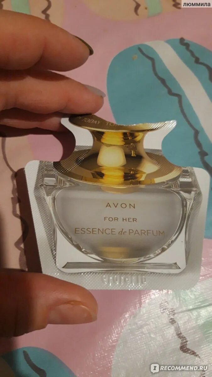Красивые композиции с духами. Mesmerize avon женский. Знакомый аромат. Знакомый аромат. Avon духи mesmerize red.