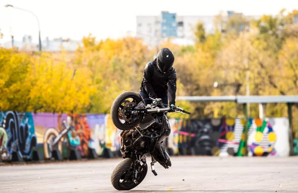 Стантрайдинг. Стантрайдинг ducati. стантрайдинг в москве. стантрайдинг обои. парк горького мотоциклы.