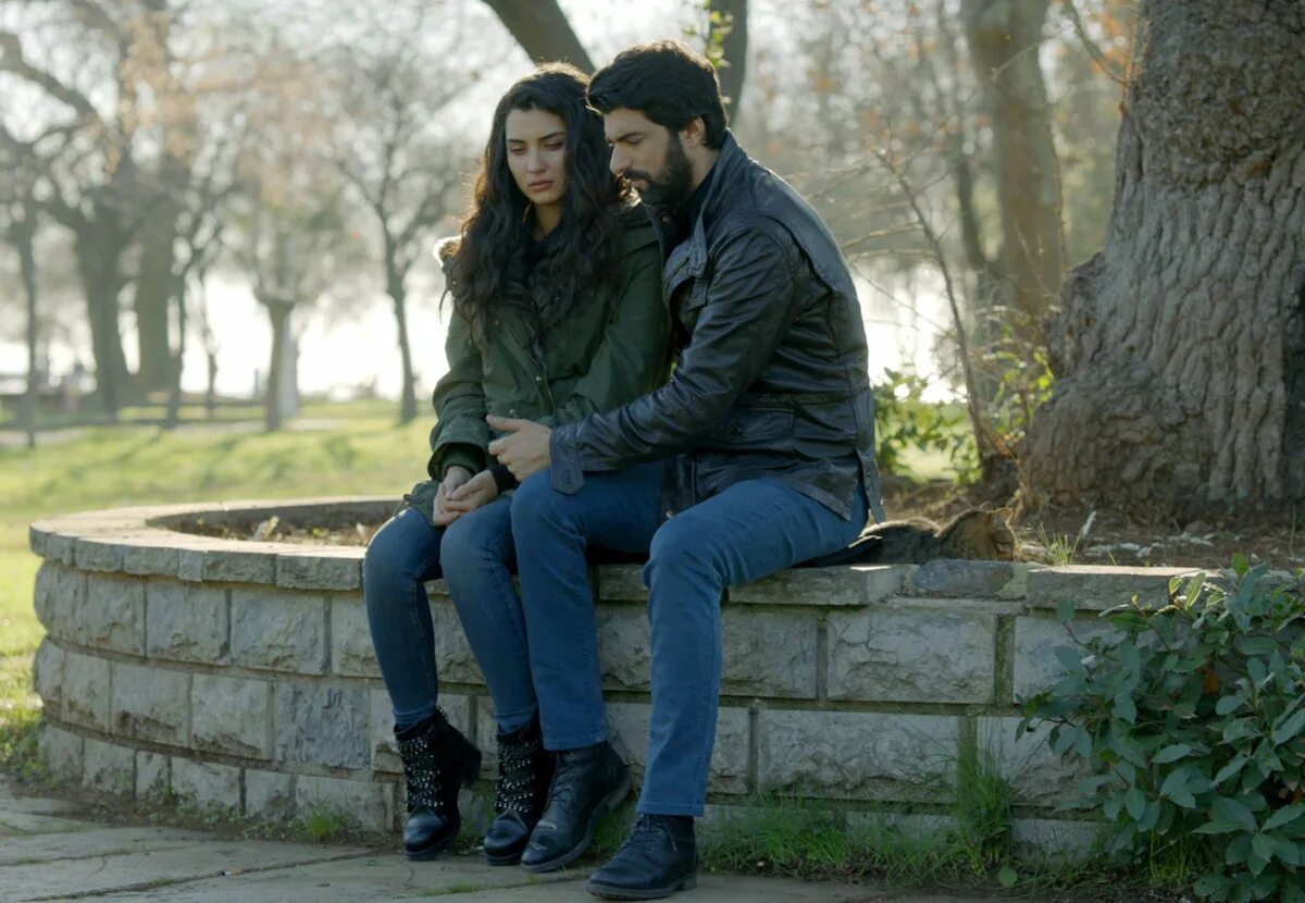 грязные деньги, лживая любовь (2014). лживая любовь турецкий сериал. энгин акюрек грязные деньги и любовь. грязные деньги, лживая любовь сериал. Kara para aşk турецкий сериал.