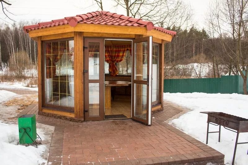 Теплые беседки. Зимняя беседка. теплая беседка. утепленная беседка. беседки зимние застекленные.