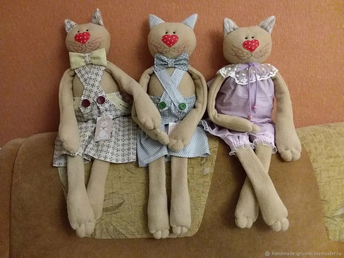 Включи кукла кот. Кот текстильная игрушка. Кот Тильда. Кукла Тильда кот. Коты интерьерные текстильные.
