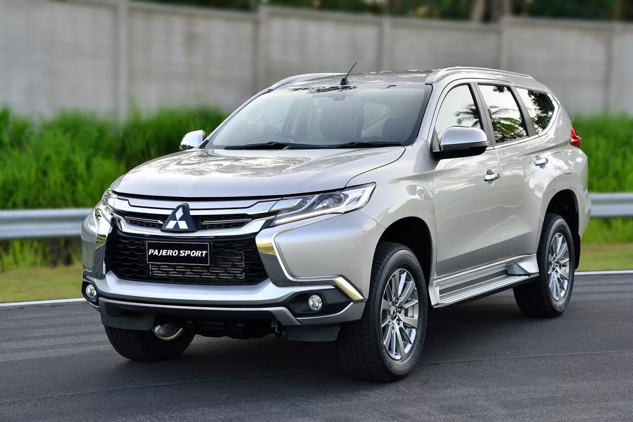 Mitsubishi pajero sport бензин. Митсубиси Паджеро спорт новый. Митсубиси Паджеро 2016. Mitsubishi Pajero Sport 2016. Митсубиси Паджеро 2020.