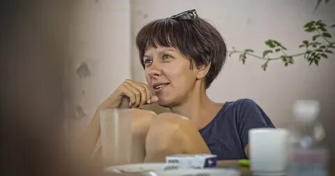 Лена проводила