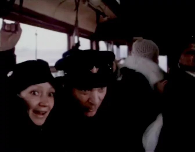 Встретимся в метро. Встретимся в метро фильм. встретимся в метро 1985. встретимся в метро фильм 1985 актёры. встретимся в метро фильм 1985 чемодан.