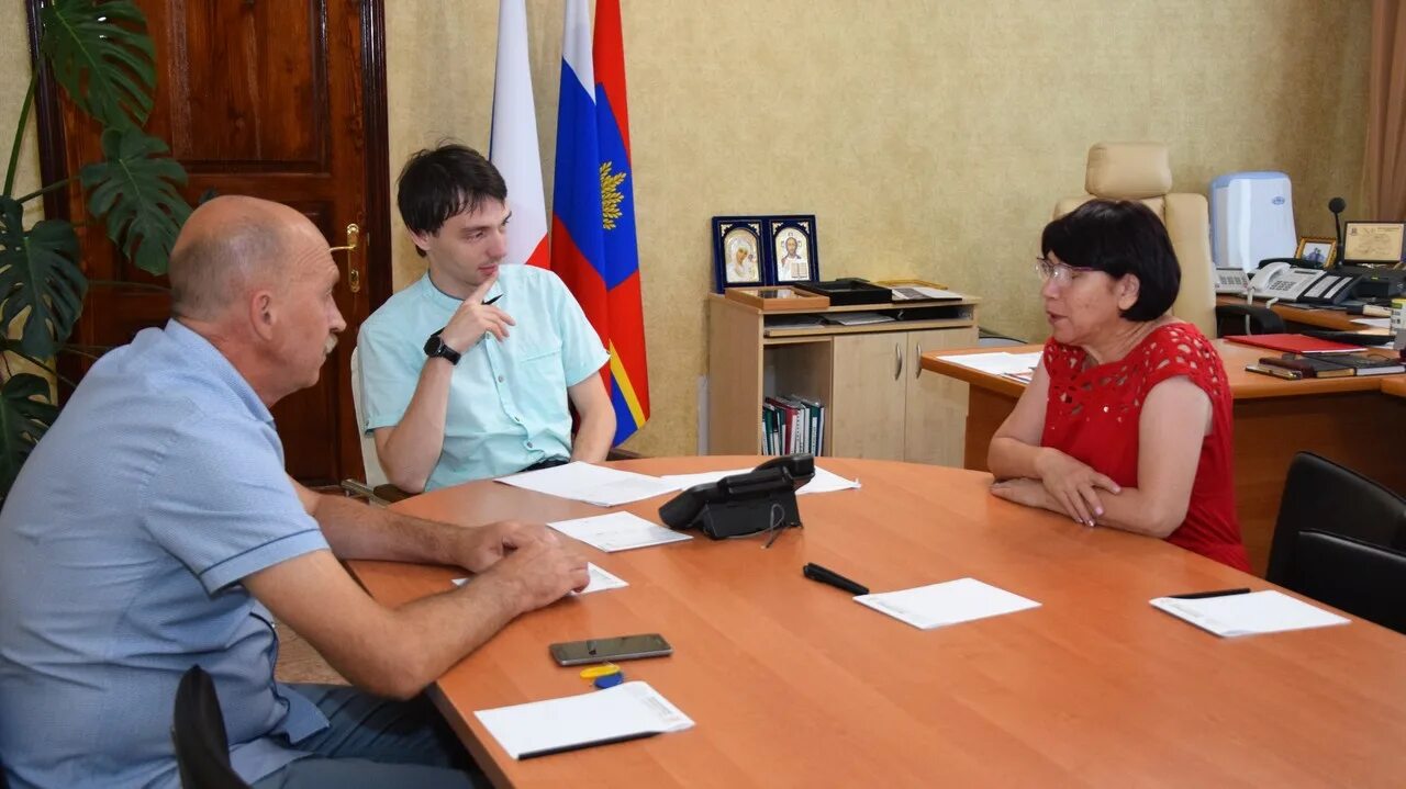 Миролюбовская школа красногвардейский район. Директор школы красногвардейский район александрова наталья. 133 школа красногвардейского района директор. Школа 42 иваново директор. Директора школ красногвардейского района.