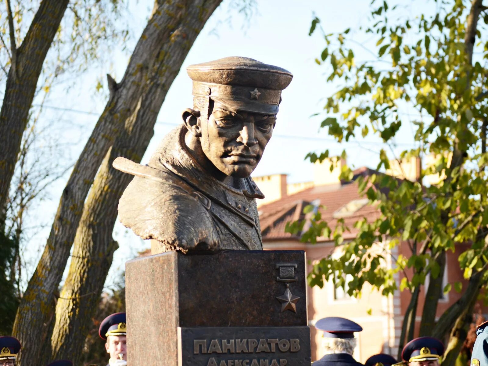 Герой новгородов