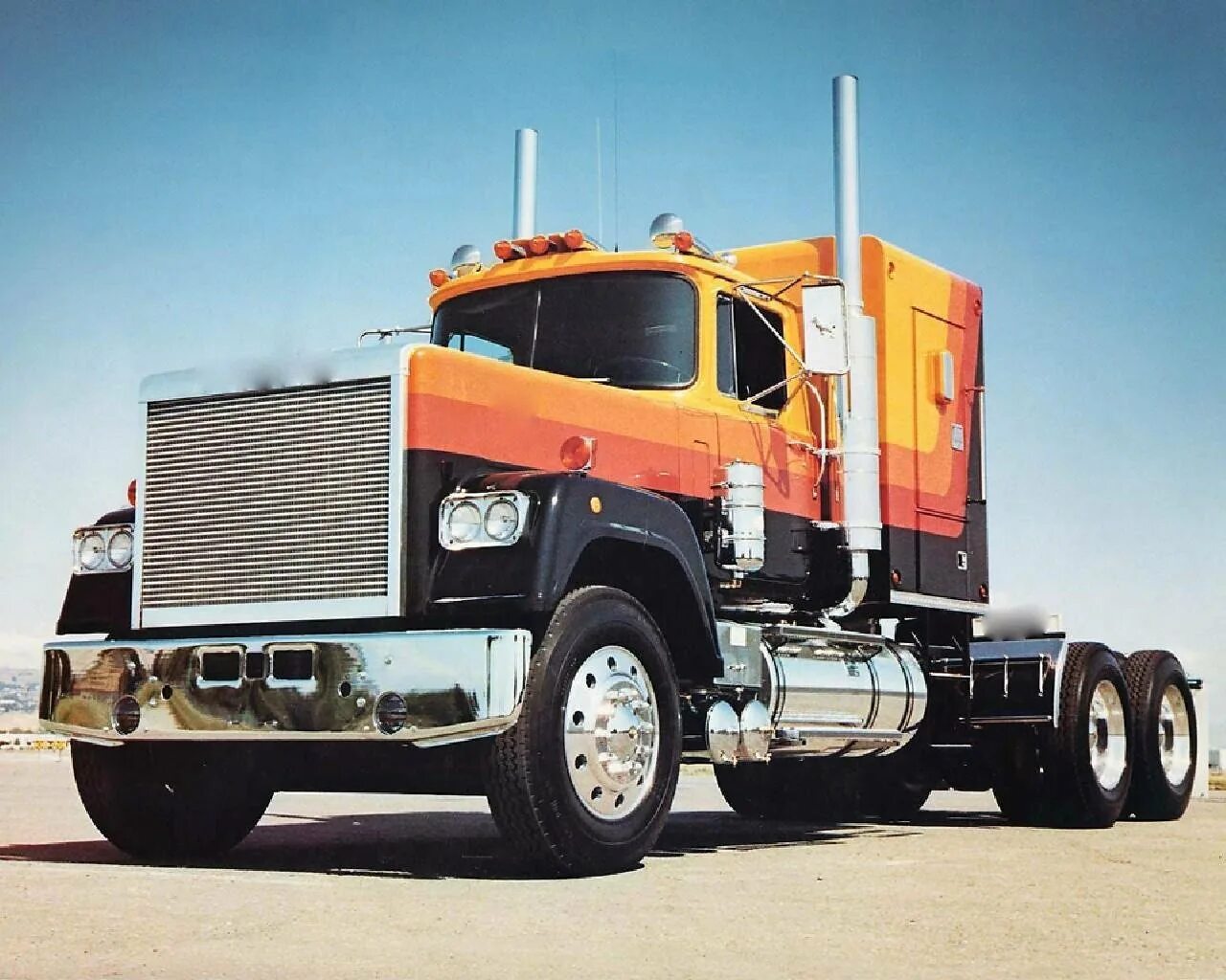 Грузовики Mack Superliner. Тягач Mack Superliner. Mack Superliner 1977. Mack super-Liner 1995.