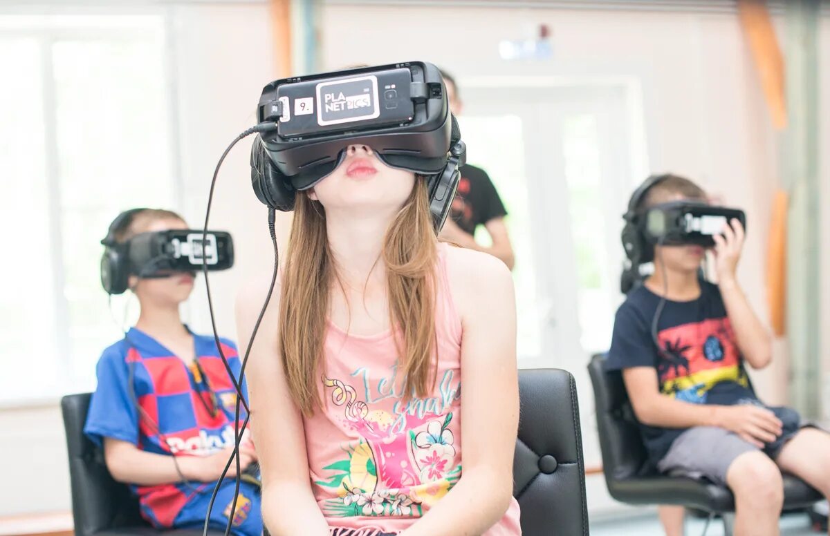 VR экскурсии. Экскурсия с VR очками. Виртуальное шоу. ВР очки для экскурсий.
