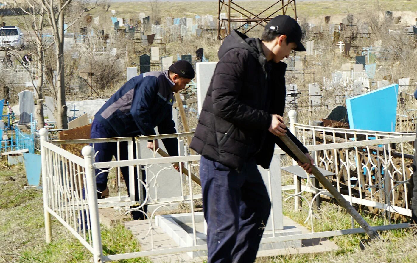 Татка алмалык нет доступа друзей. Алмалык. Алмалык городок. Olmaliq shahri. Алмалыкский ГМК выставка.