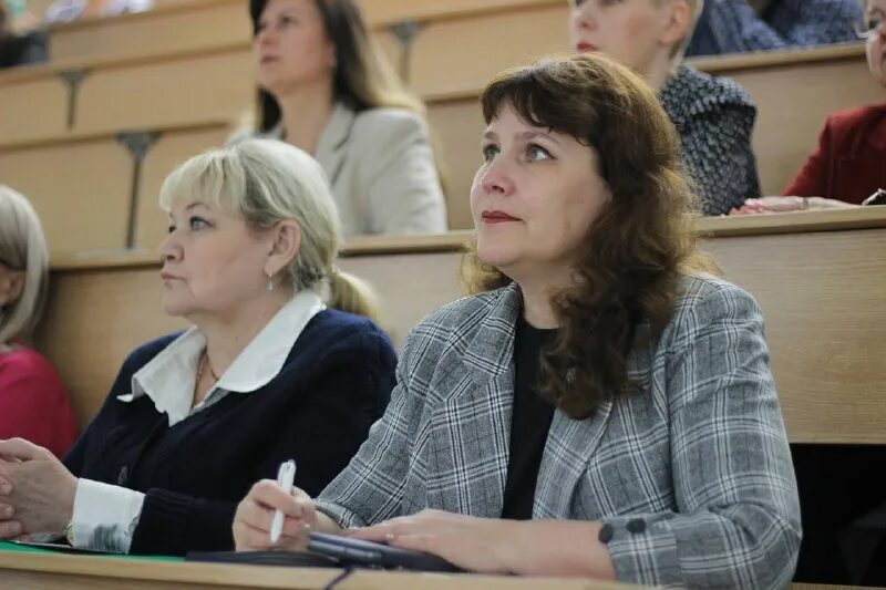 Вступительные экзамены в вузы. Поступить в чгу. Комиссия на экзамене. Поступить в чгу. Как проходят госы в университете.