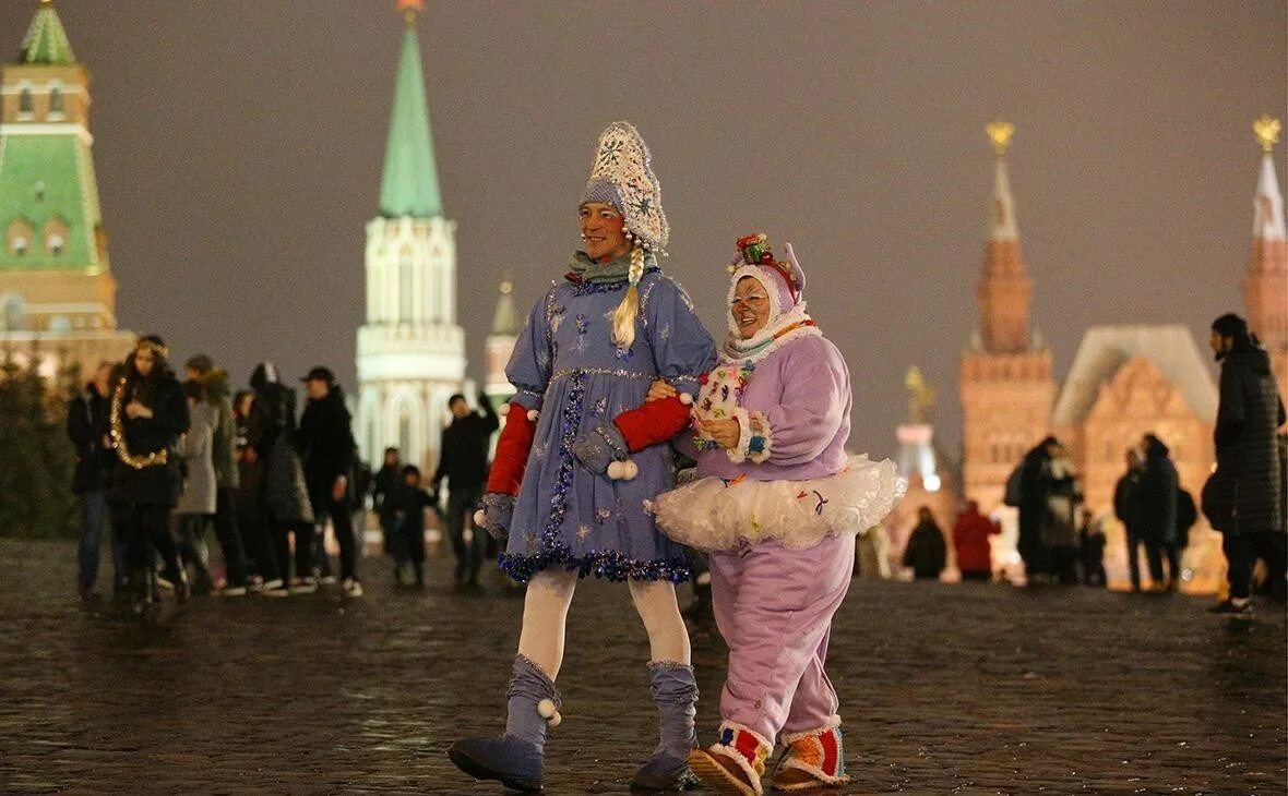 События новый год москва. Новогодняя Москва. Празднование нового года в России. Новогодние гуляния. Новый год праздник на улице.