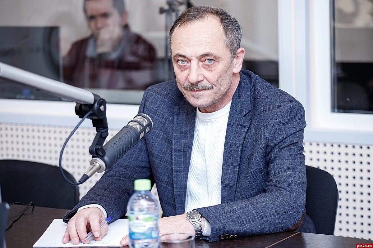 Генеральный директор иркутский завод полимеров. Полимер генеральный директор. Полимер генеральный директор. Ооо псков-полимер. Титан полимер псков.