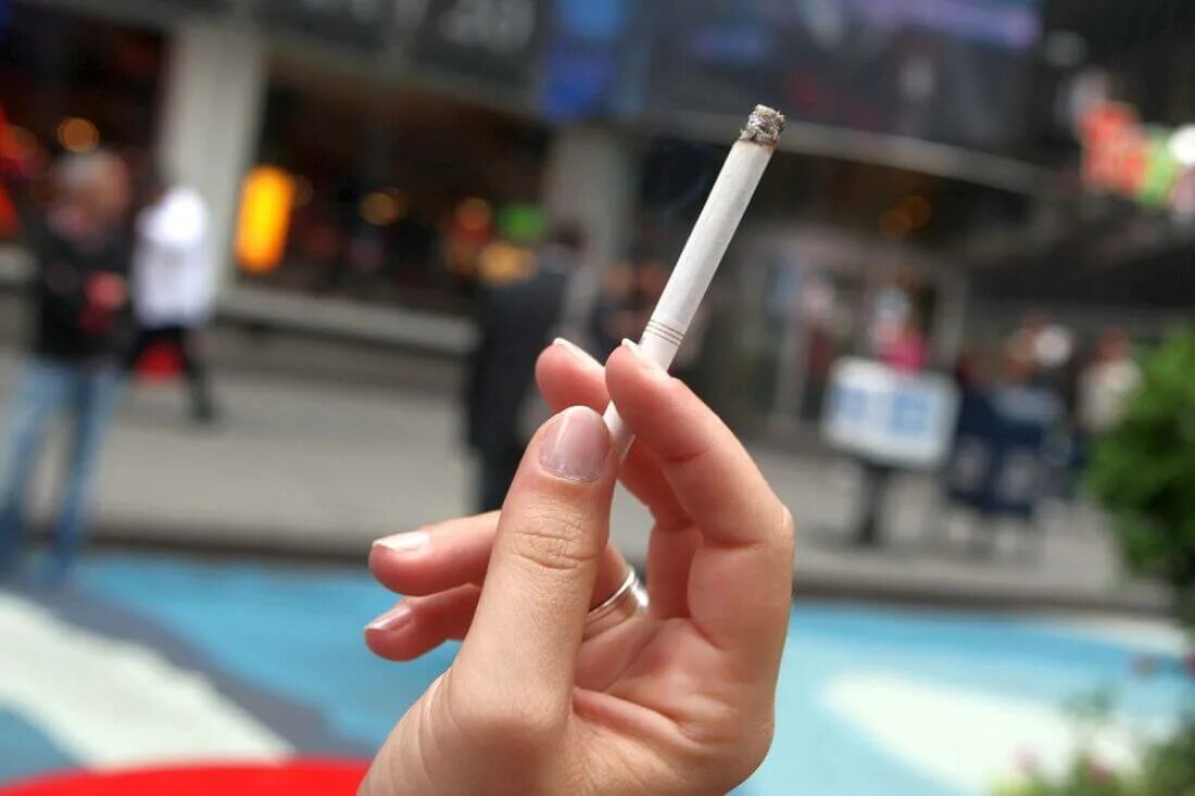 Подниму сигарету