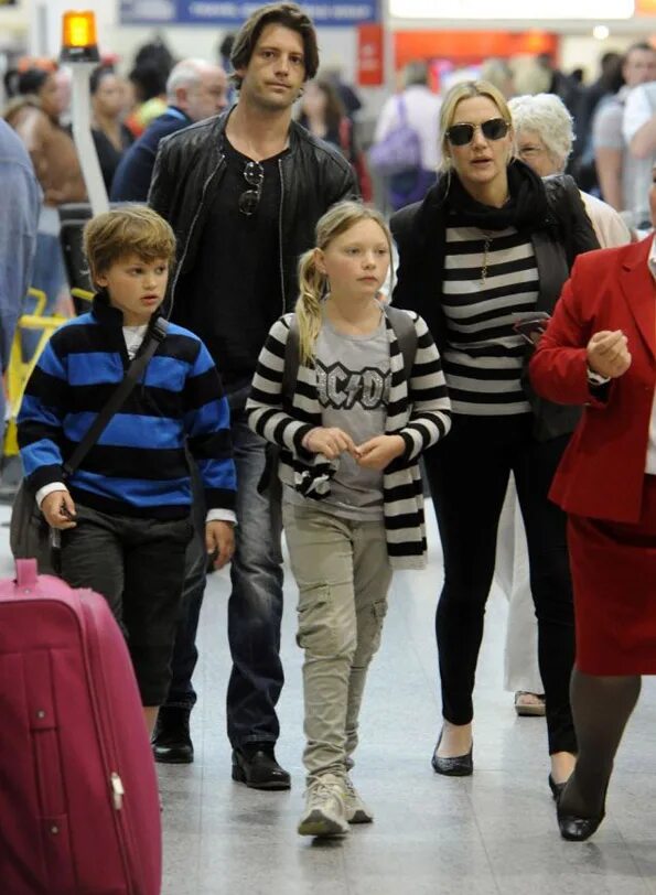 дети кейт уинслет фото. кейт уинслет дети. сын кейт уинслет 2020. дети кейт уинслет фото. кейт уинслет и ее муж нед рокнролл и дети.