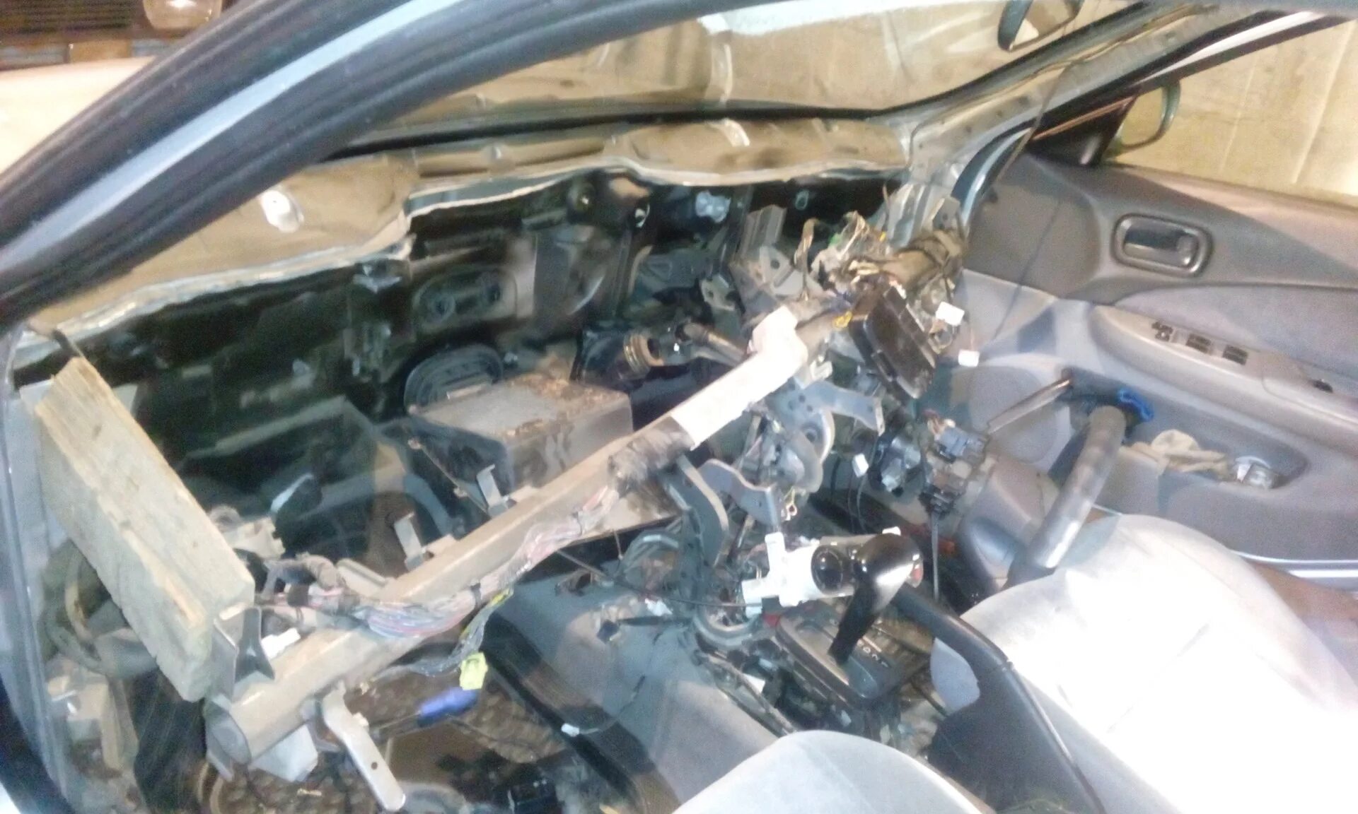 Как снять радиатор ниссан ад Замена радиатора кондиционера Nissan Tiida (1G), 1,6 л, 2007 года своими рукам